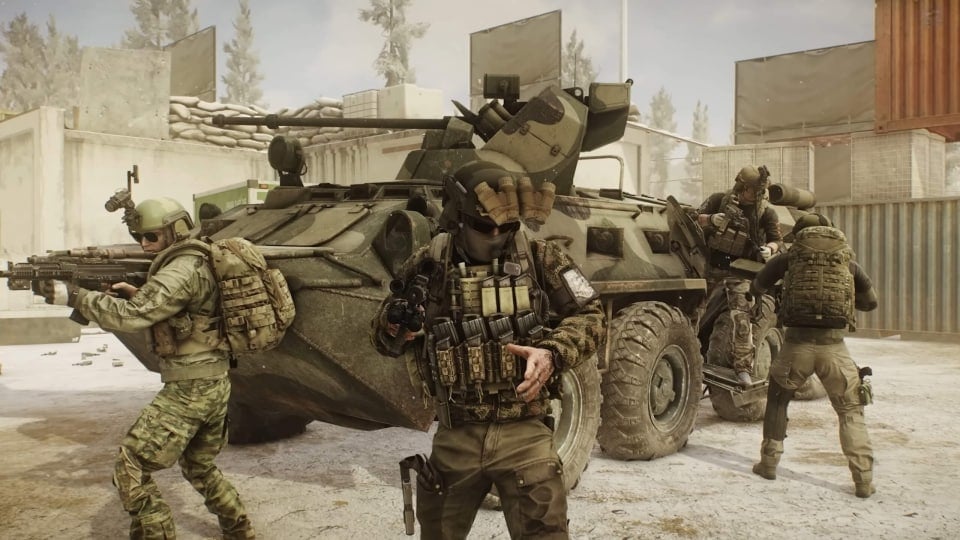 Soldiers standing in front of a tank in Escape from Tarkov